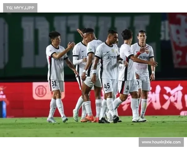年轻双子星闪耀!海港客场 3-1 河南,李新翔首球 + 莱昂纳多传射建功 年轻双子星闪耀!海港客场 3-1 河南,李新翔首球 + 莱昂纳多传射建功